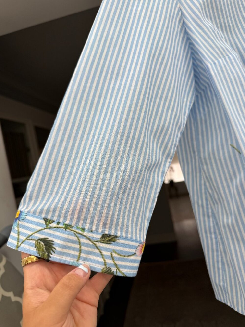 Women's Button Down - Picture 4 of 6